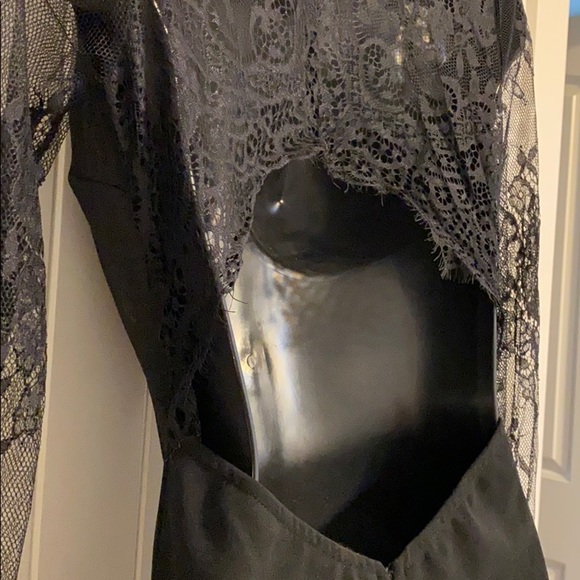 Black open back lace detail dress - Picture 6 of 6